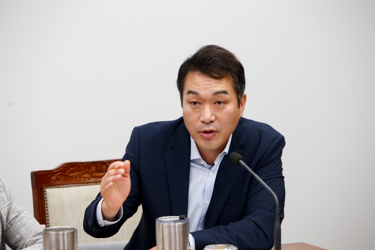 20220713-035[_P7U4274-제260회 임시회시 의회운영위원회 소관 2022년도 주요업무 보고의 건 활동.JPG