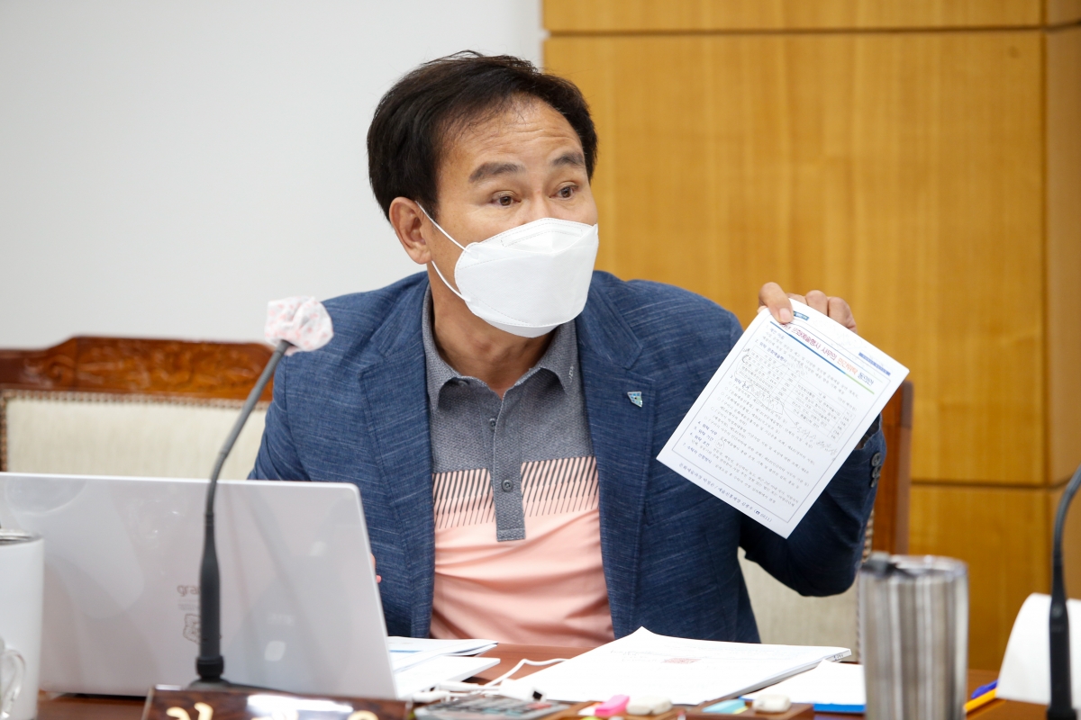 20220718-029[_P7U5674-제260회 임시회 기획행정위원회 조례안 심사활동.JPG