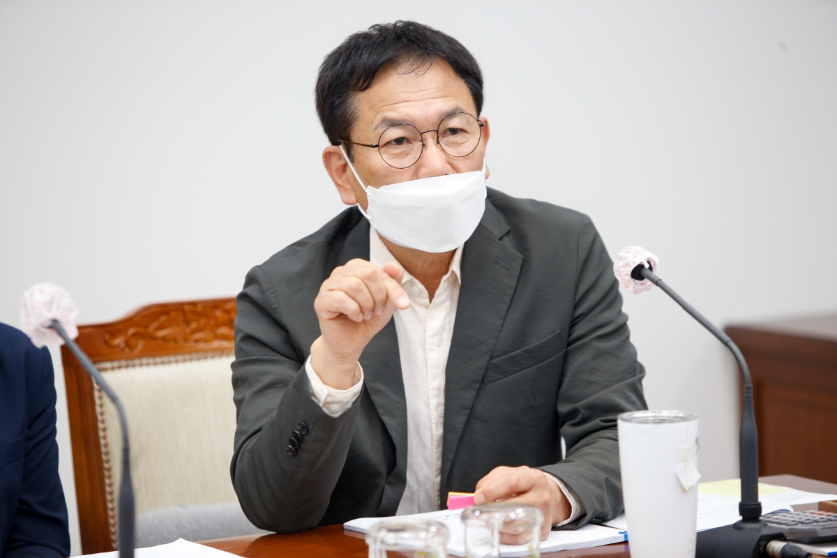20220718-024[_P7U5650-제260회 임시회 기획행정위원회 조례안 심사활동.JPG