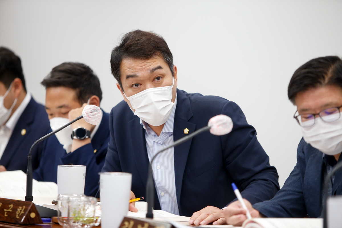 20220714-012[_P7U4579-제260회 임시회시 기획행정위원회 소관 2022년도 주요업무 보고의 건 활동.JPG