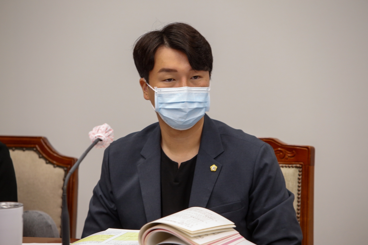 20220713-082[_P7U4397-제260회 임시회시 산업건설위원회 소관 2022년도 주요업무 보고의 건 활동.JPG