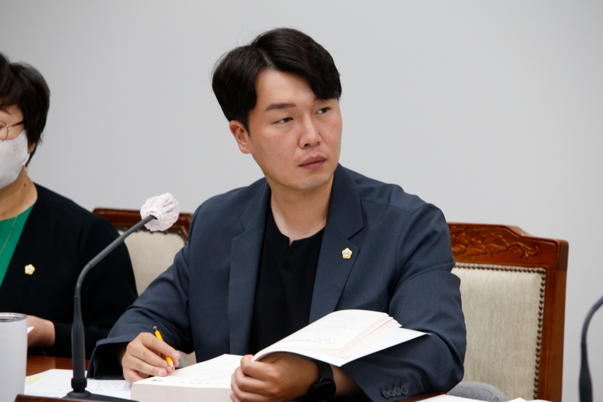 20220713-080[_P7U4358-제260회 임시회시 산업건설위원회 소관 2022년도 주요업무 보고의 건 활동.JPG