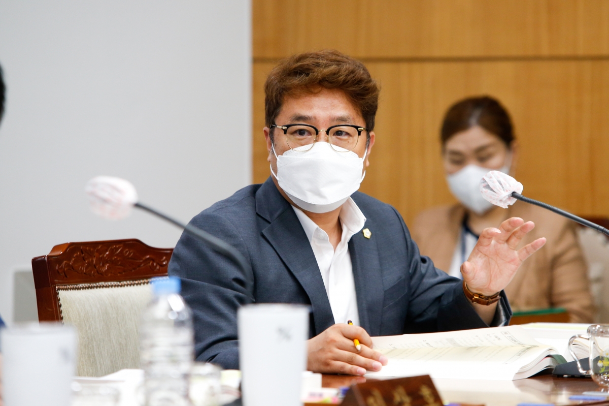 20220714-024[_P7U4678-제260회 임시회시 산업건설위원회 소관 2022년도 주요업무 보고의 건 활동.JPG