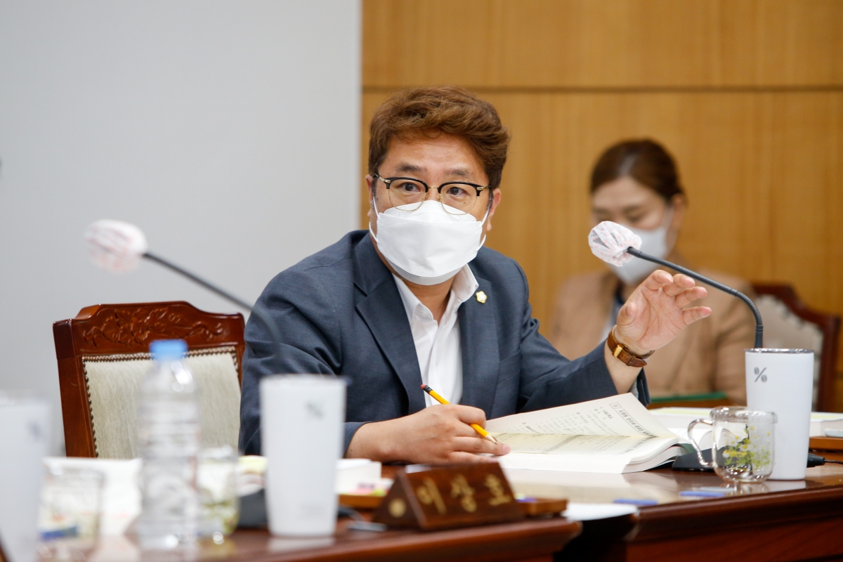 20220714-022[_P7U4647-제260회 임시회시 산업건설위원회 소관 2022년도 주요업무 보고의 건 활동.JPG