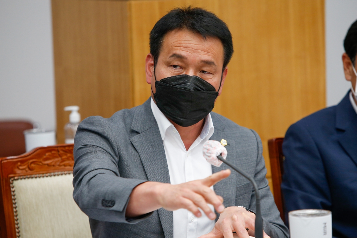 20220713-091[_P7U4371-제260회 임시회시 산업건설위원회 소관 2022년도 주요업무 보고의 건 활동.JPG