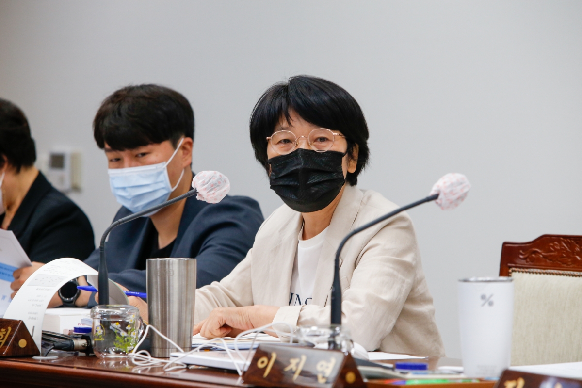 20220718-037[_P7U5610-제260회 임시회 산업건설위원회 조례안 심사활동.JPG