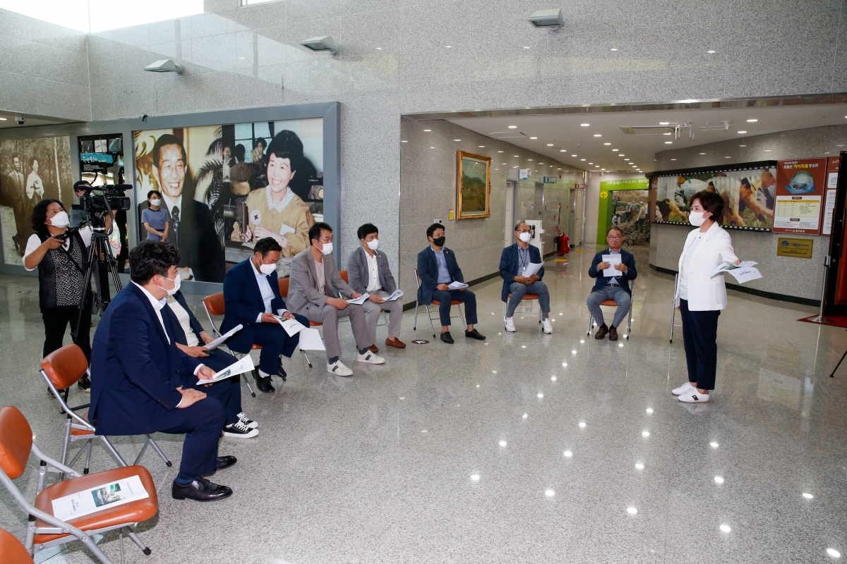 20220719-084[_P7U5946-제260회 임시회 기획행정위원회 민족중흥관 현장방문.JPG
