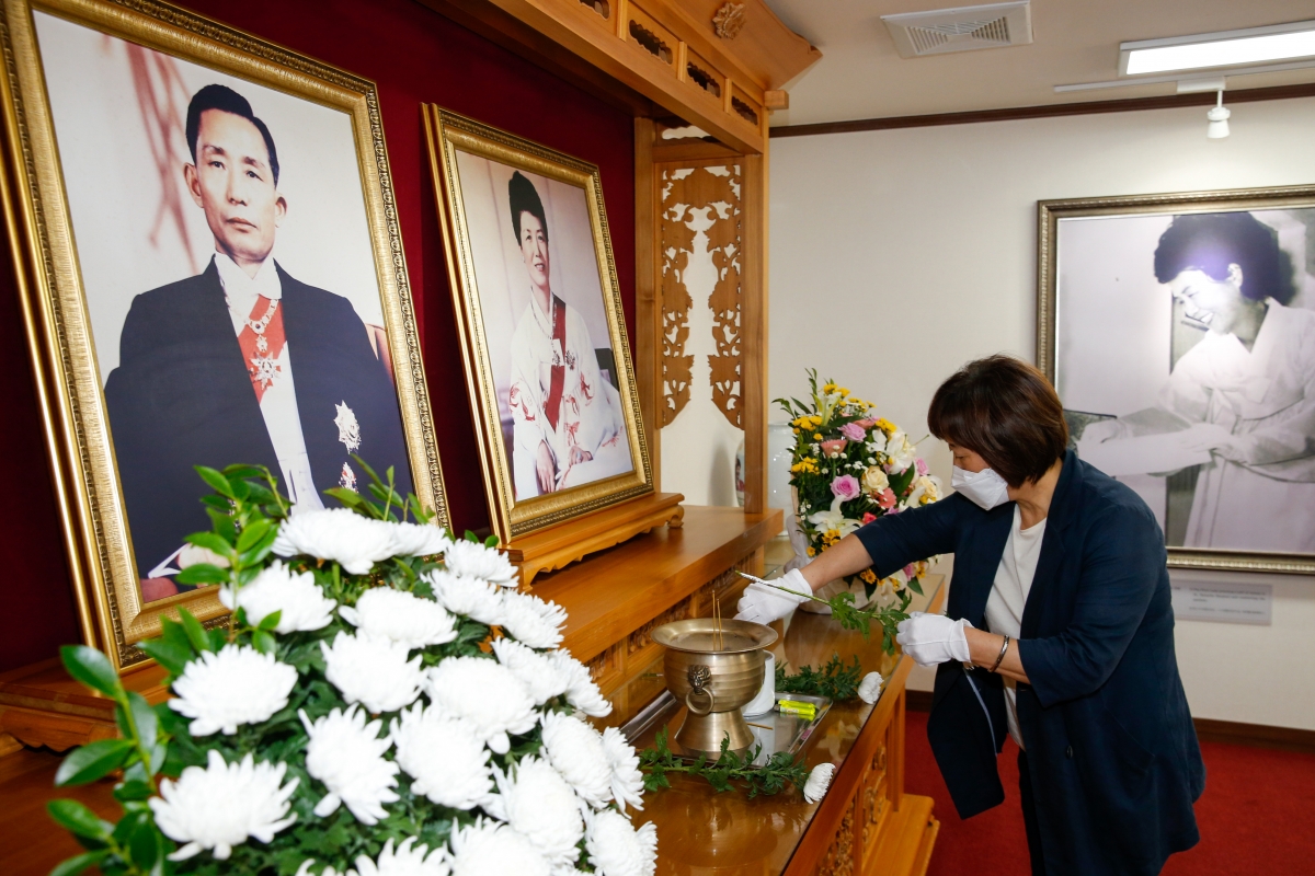 20220719-063[_P7U5894-제260회 임시회 기획행정위원회 박정희대통령 생가 현장방문.JPG