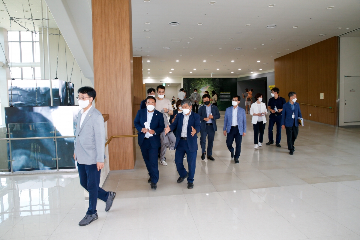 20220719-170[_P7U6164-제260회 임시회 기획행정위원회 새마을운동 테마공원 현장방문.JPG