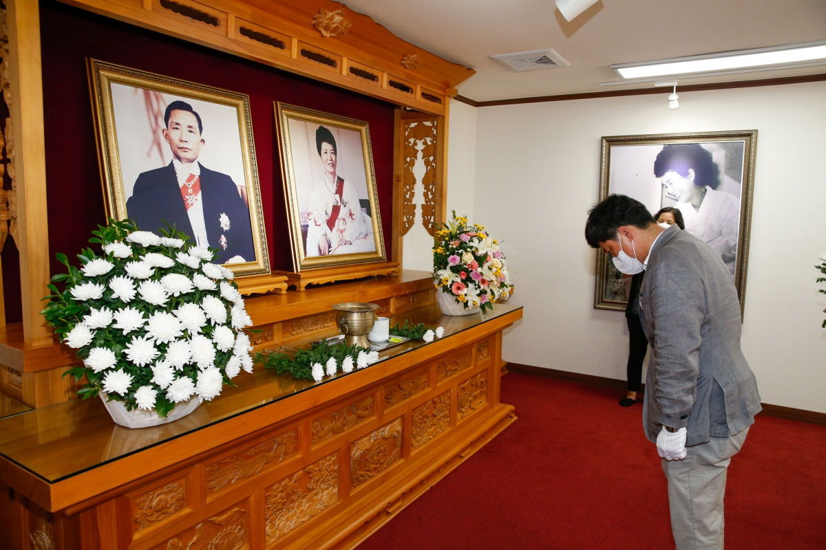 20220719-072[_P7U5913-제260회 임시회 기획행정위원회 박정희대통령 생가 현장방문.JPG