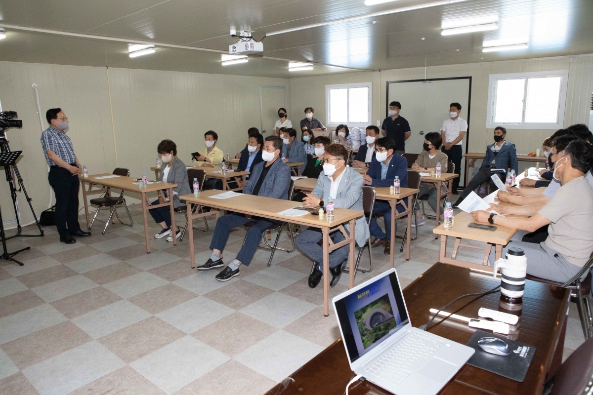 20220719-202[IMG_1696-제260회 임시회 산업건설위원회 구평-칠곡중리간 직주연계도로 개설공사 현장방문.JPG