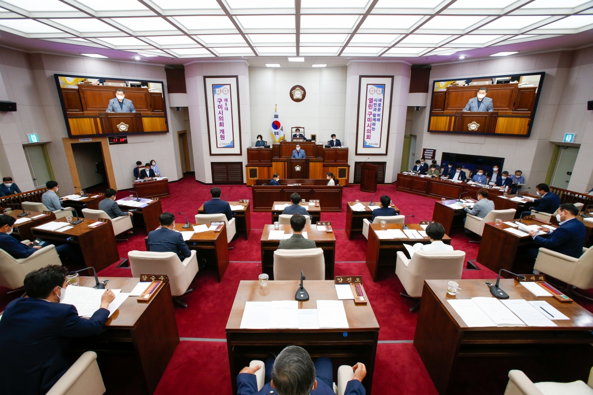 20220722-038[_P7U6462-제260회 임시회 제2차 본희의시 박세채 산업건설위원장 상임위원회 활동결과보고 복사.jpg