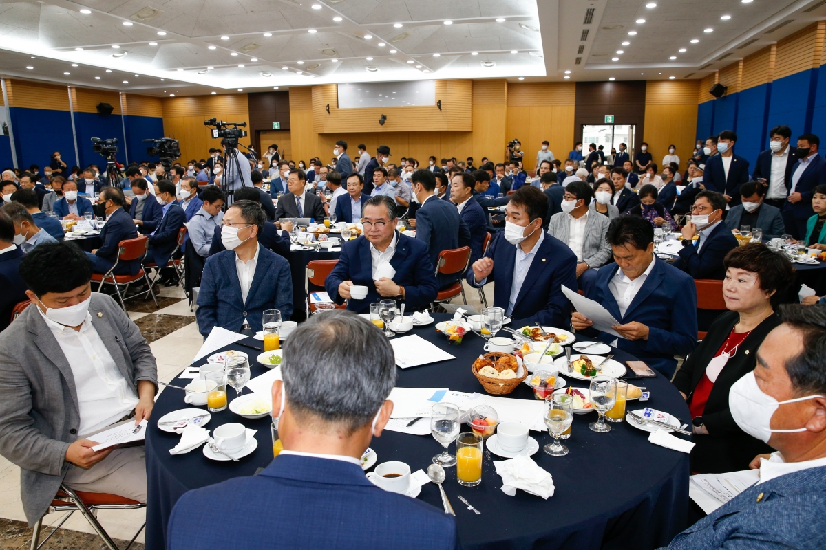 20220808-015[_P7U7553-구미상공회의소 주최 원희룡 국토부장관 초청 특강.JPG