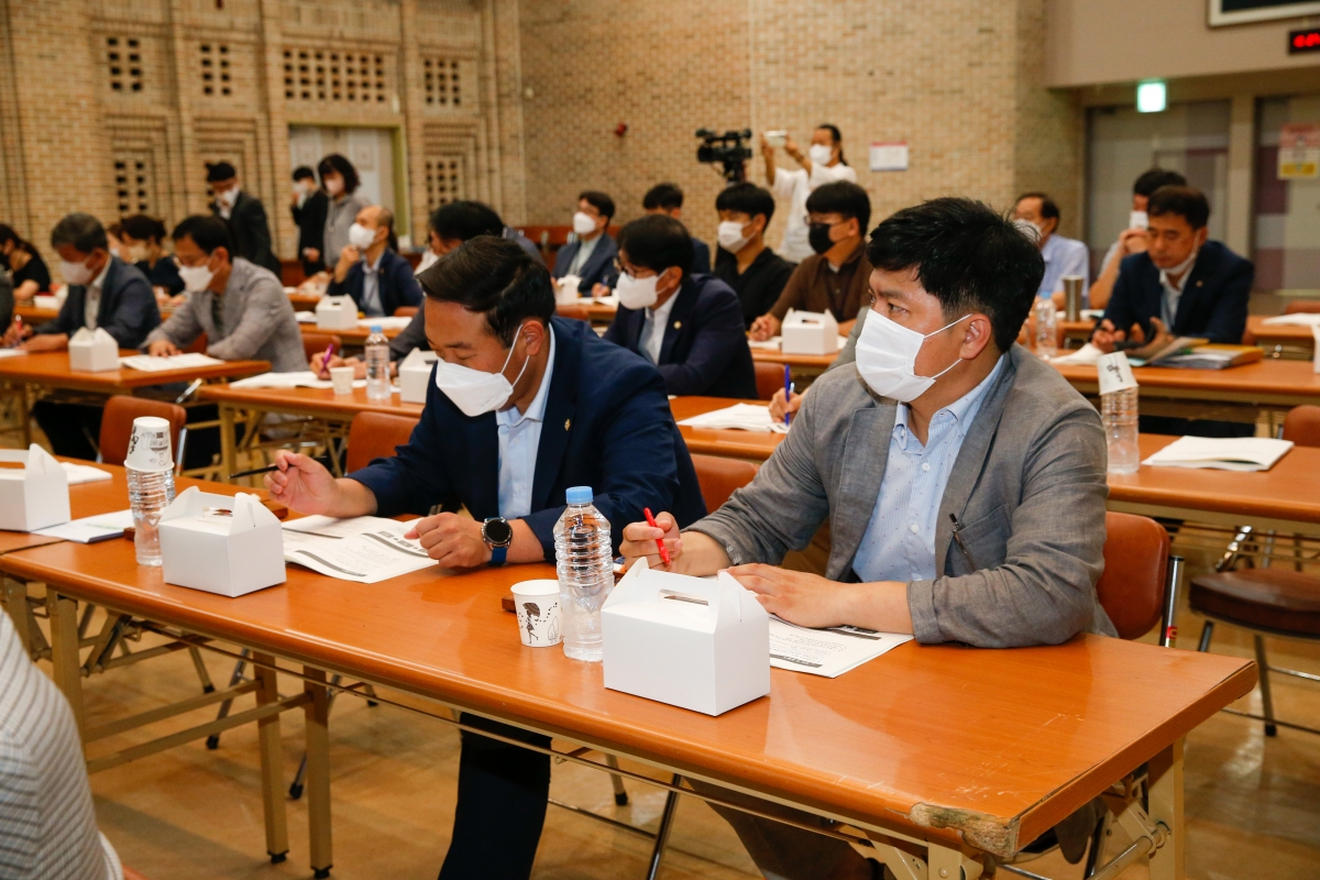 20220826-040[_P7U8667-구미시의회 의원 의정실무 및 부패방지·이해충돌방지법 교육-최민수 박사 초청 특강.jpg
