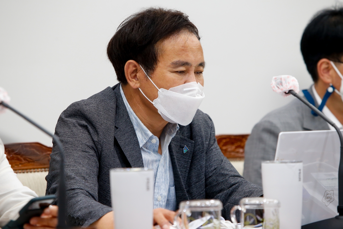 20220902-051[_P7U0424-제261회 제1차 정례회 제1차 기획행정위원회 소관 조례안 및 2021회계연도 세입·세출결산승인안 예비심사 활동.JPG