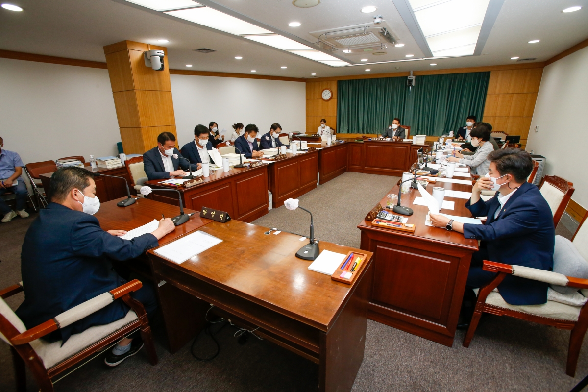 20220902-092[_P7U0226-제261회 제1차 정례회 제1차 산업건설위원회 소관 조례안 및 2021회계연도 세입·세출결산승인안 예비심사 활동.JPG