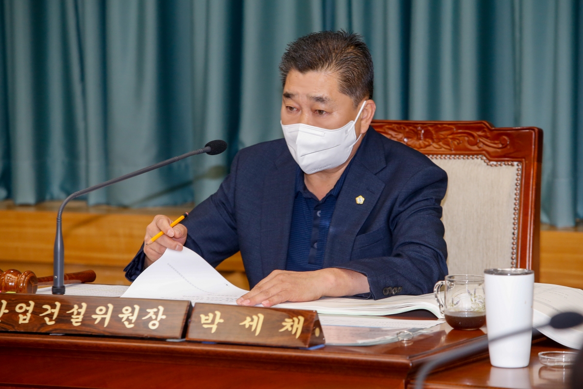20220905-027[_P7U0753-제261회 제1차 정례회 산업건설위원회 소관 2022년도 제1회 추경예산안 및 기금운용변경계획안 예비심사활동.jpg