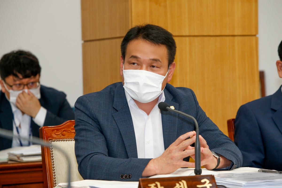 20220905-032[_P7U0743-제261회 제1차 정례회 산업건설위원회 소관 2022년도 제1회 추경예산안 및 기금운용변경계획안 예비심사활동.jpg