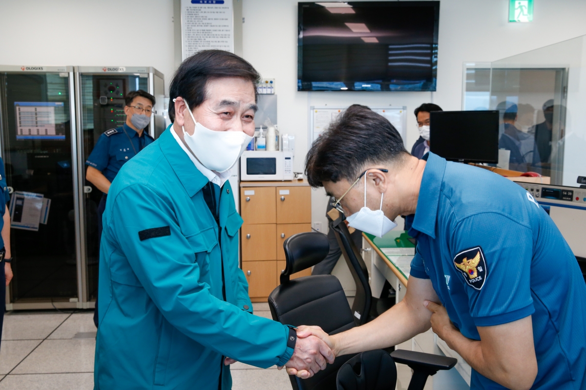 20220908-067[_P7U1471-추석맞이 구미경찰서 비상근무자 방문 격려.JPG