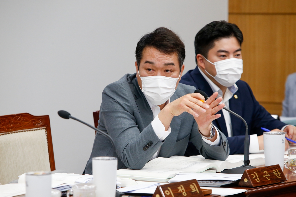 20220913-007[_P7U1665-제261회 제1차 정례회 예산결산특별위원회 2022년도 제1회 추경예산안 및 기금운용변경계획안 심사활동.JPG