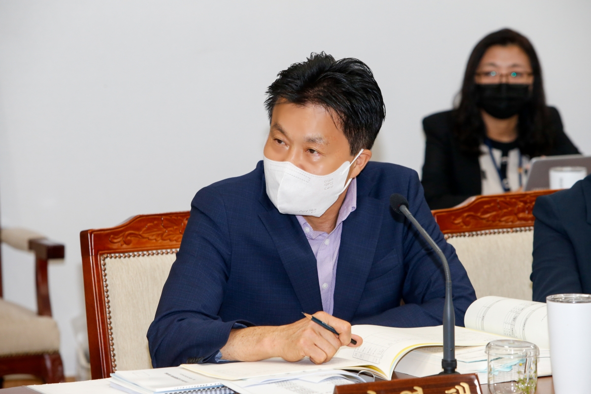 20220907-011[_P7U0960-제261회 제1차 정례회 예산결산특별위원회 2021회계연도 세입·세출결산승인안 심사 활동.jpg