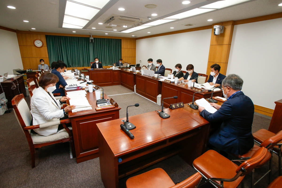 20220913-002[_P7U1639-제261회 제1차 정례회 예산결산특별위원회 2022년도 제1회 추경예산안 및 기금운용변경계획안 심사활동.JPG