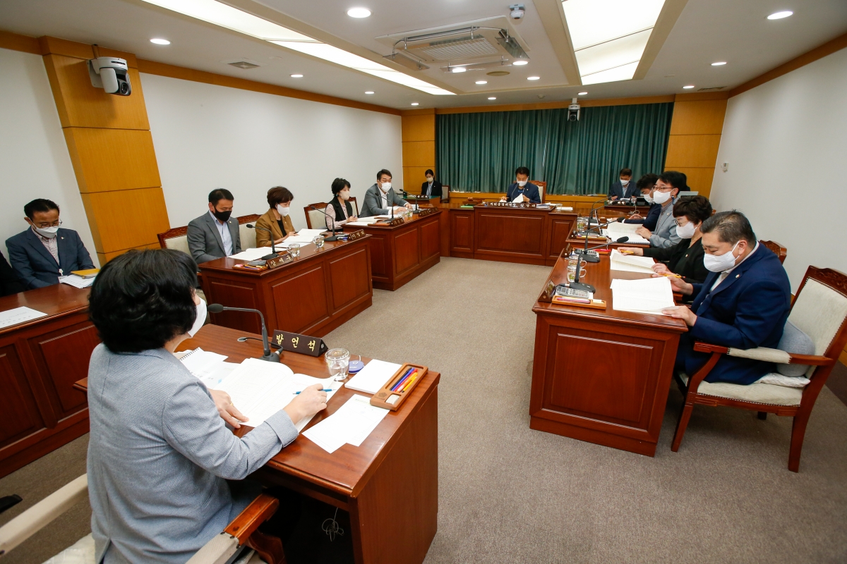 20220914-008[_P7U1717-제261회 제1차 정례회 의회운영위원회 소관 2022년도 행정사무감사 활동 .JPG