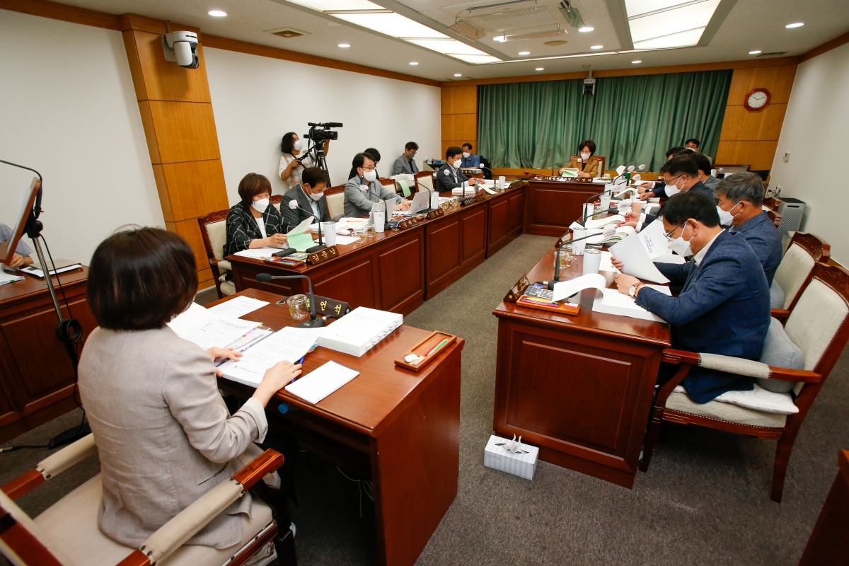 20220914-023[_P7U1751-제261회 제1차 정례회 기획행장위원회 소관 2022년도 행정사무감사 활동.JPG
