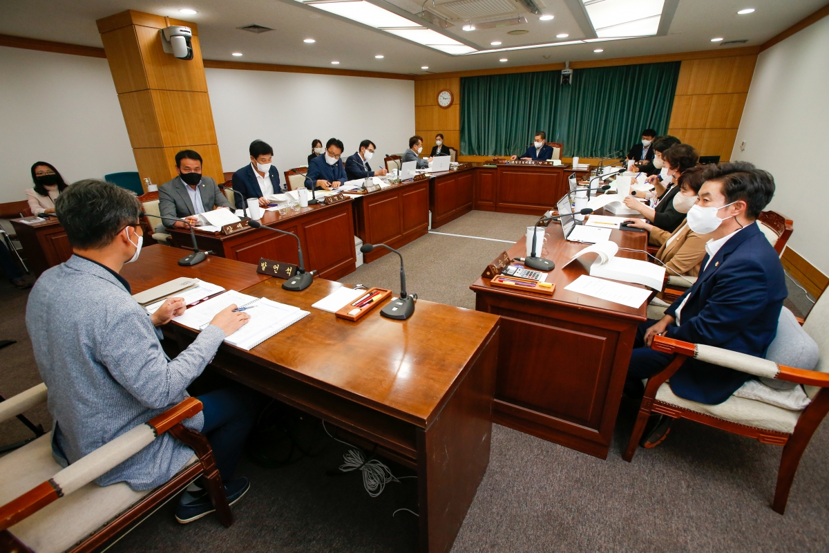 20220914-039[_P7U1766-제261회 제1차 정례회 산업건설위원회 소관 2022년도 행정사무감사 활동.JPG