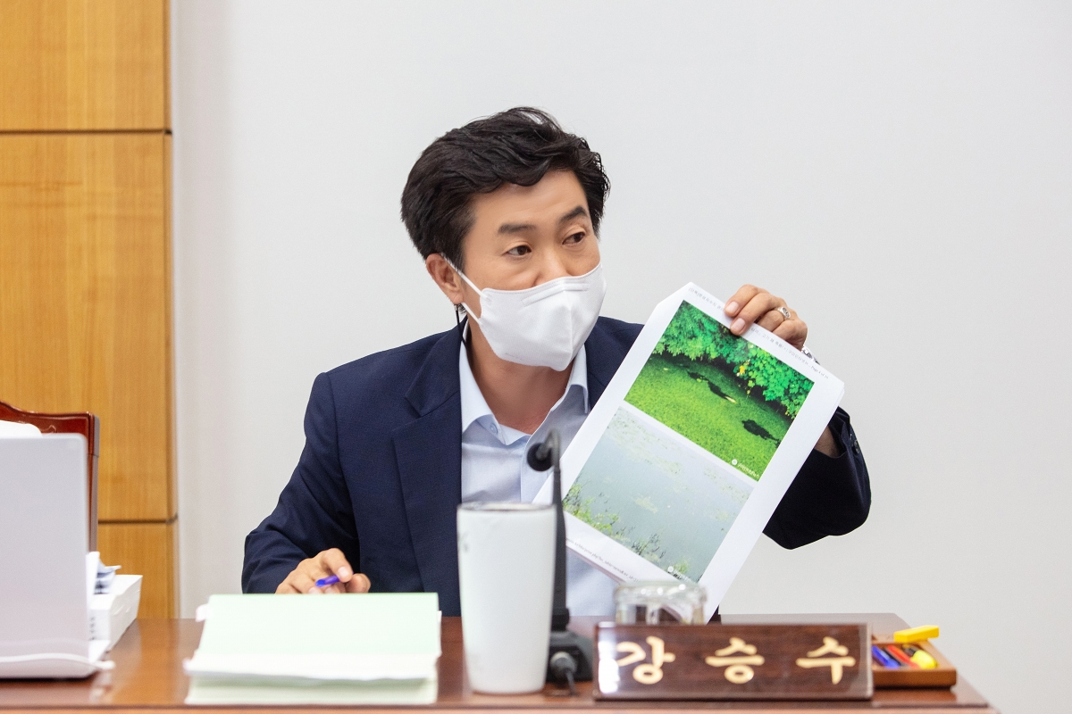 20220919-020[IMG_2386-제261회 제1차 정례회 산업건설위원회 소관 2022년도 행정사무감사 활동.jpg
