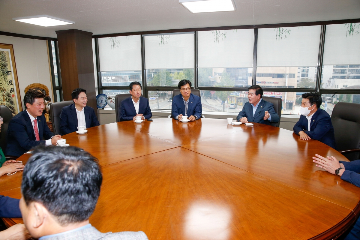 20220926-006[_P7U4399-1-원희룡 국토교통부장관 초청 구미현안 보고회.jpg