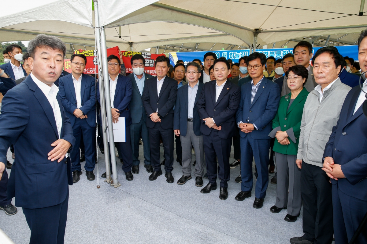 20220926-041[_P7U4507-1-원희룡 국토교통부장관 대구경북신공항 예정지 방문.jpg