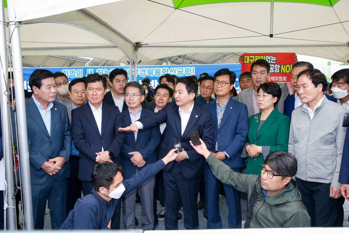 20220926-050[_P7U4527-1-원희룡 국토교통부장관 대구경북신공항 예정지 방문.jpg
