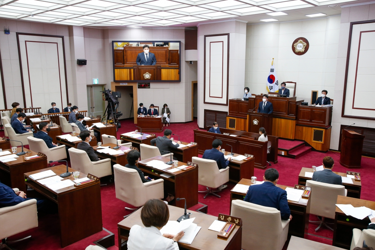 20220923-048[_P7U3542-제261회 제1차 정례회 제2차 본회의시 김정도 예산결산특별위원회간사 툭별위원회 심사결과보고.JPG