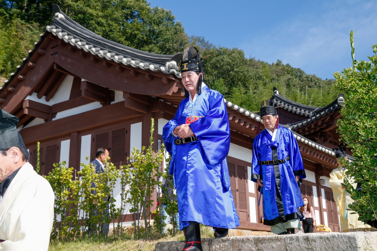 20221001-001[_P7U4803-1-금오서원 추계향사.jpg