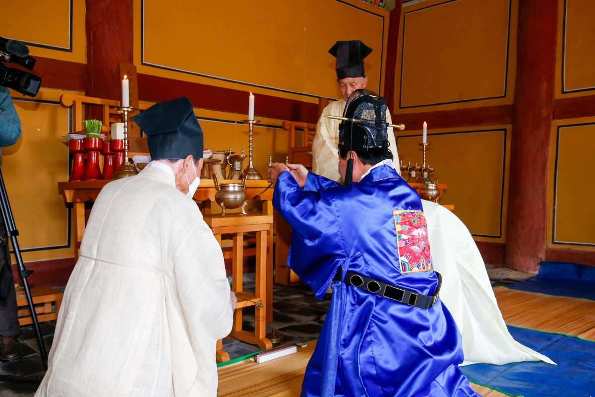 20221001-035[_P7U4897-1-금오서원 추계향사.jpg