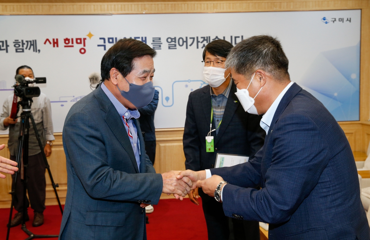 20221011-006[_P7U6308-1-황상3단지 영구임대아파트 승강기 설치 협약식.jpg