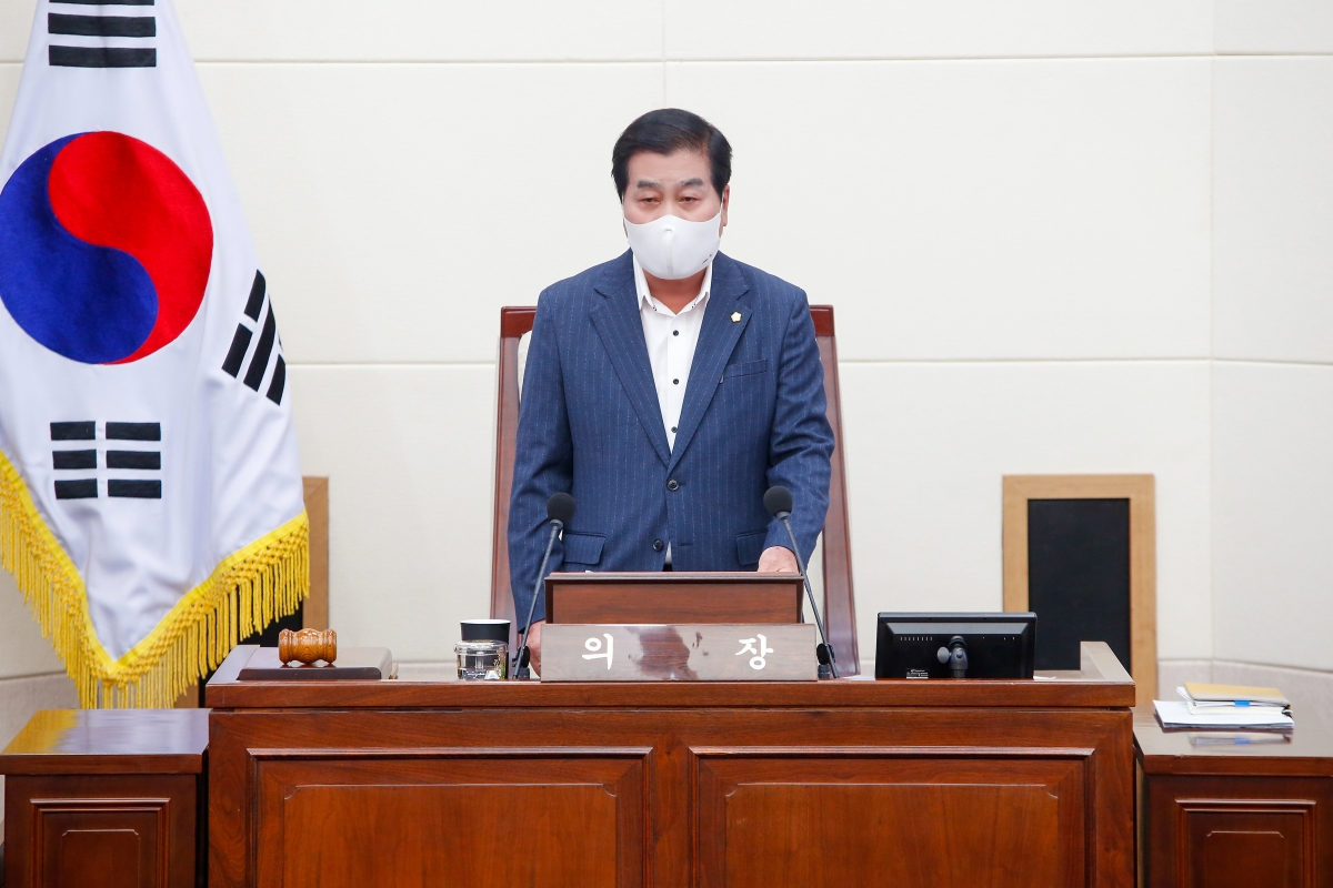 20221018-002[_P7U6954-제262회 임시회 제1차 본회의시 안주찬 의장 회의주재.JPG