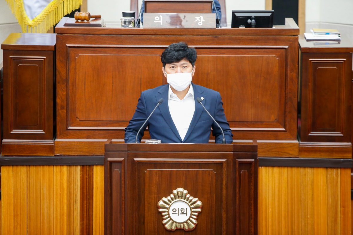 20221018-007[_P7U6975-제262회 임시회 제1차 본회의시 소진혁 의원 5분 자유발언.JPG