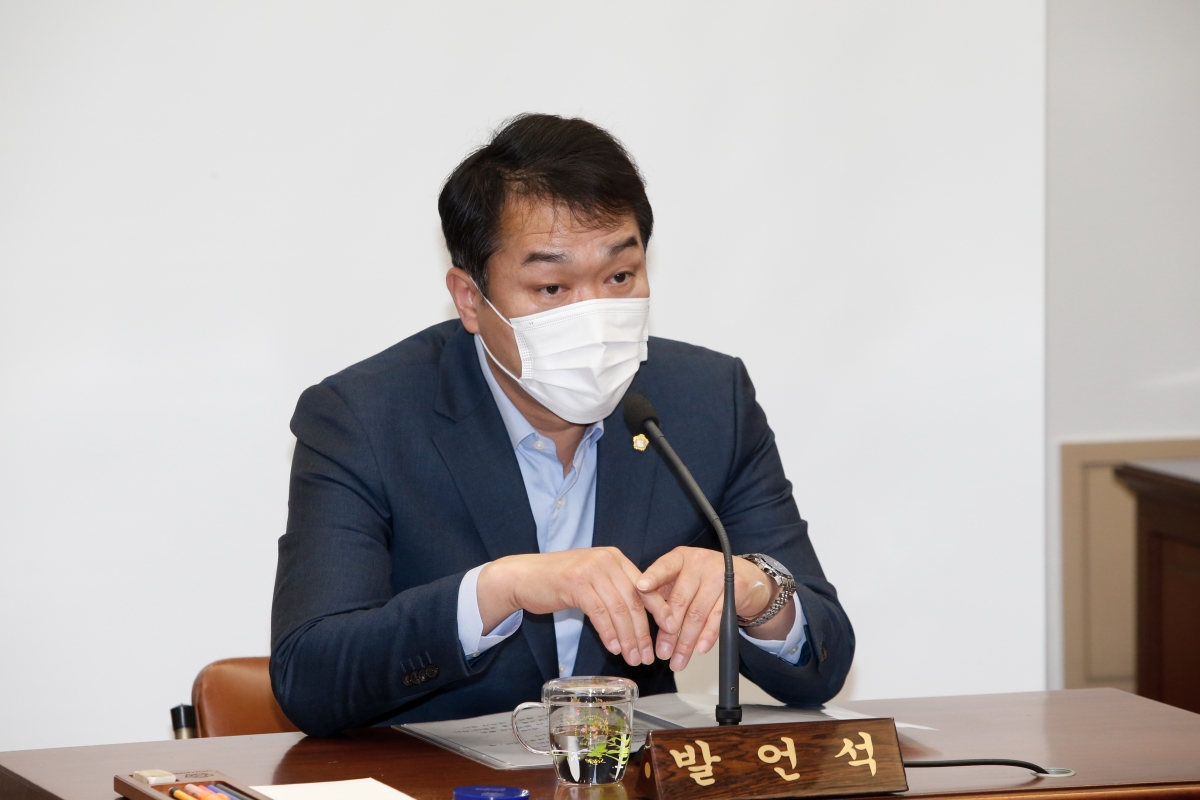 20221019-008[_P7U7209-제262회 임시회시 의회운영위원회 회의규칙안 심사활동.JPG