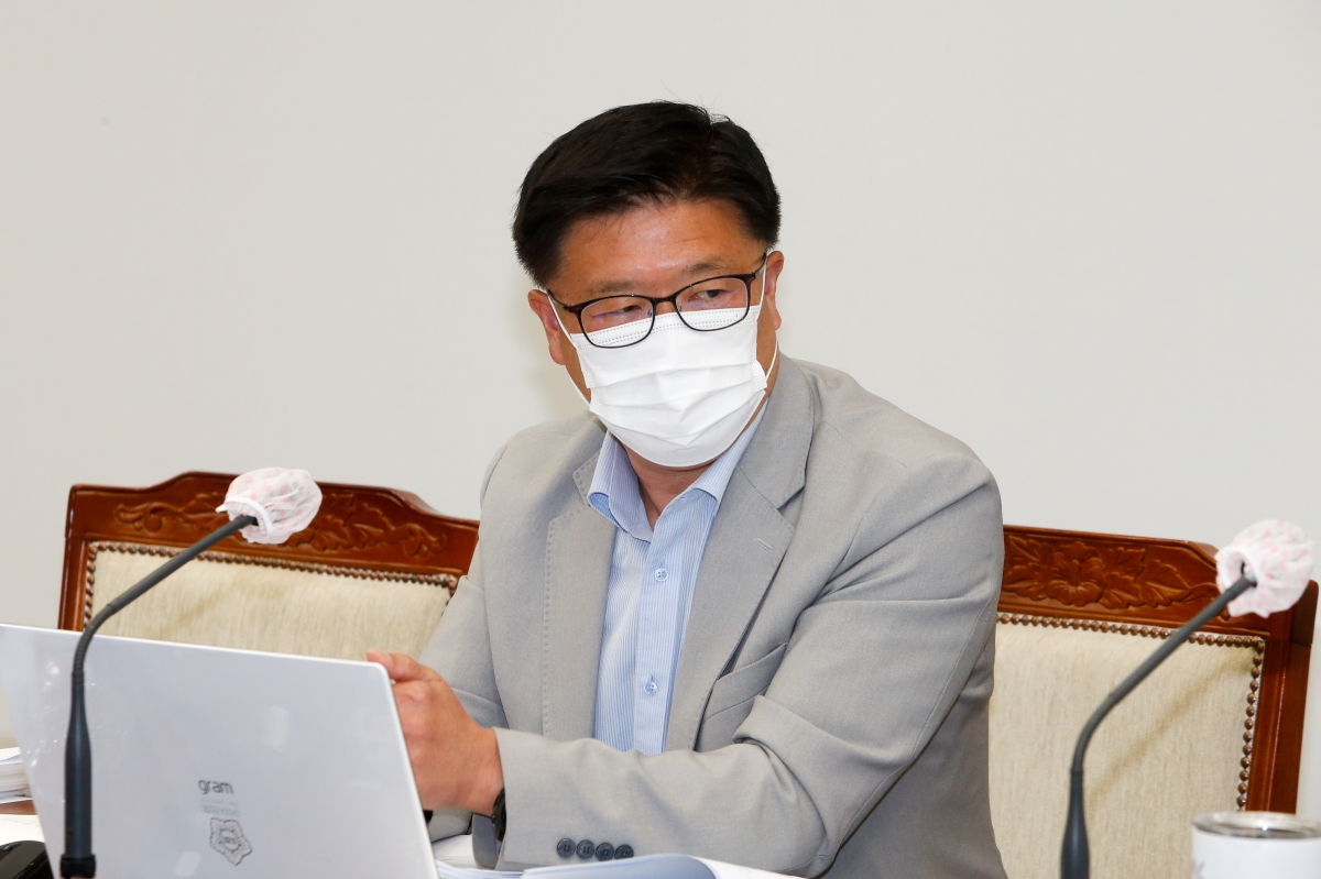 20221019-036[_P7U7384-제262회 임시회시 기획행정위원회 조례안 심사활동.JPG
