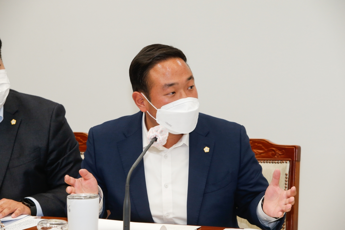 20221019-034[_P7U7381-제262회 임시회시 기획행정위원회 조례안 심사활동.JPG