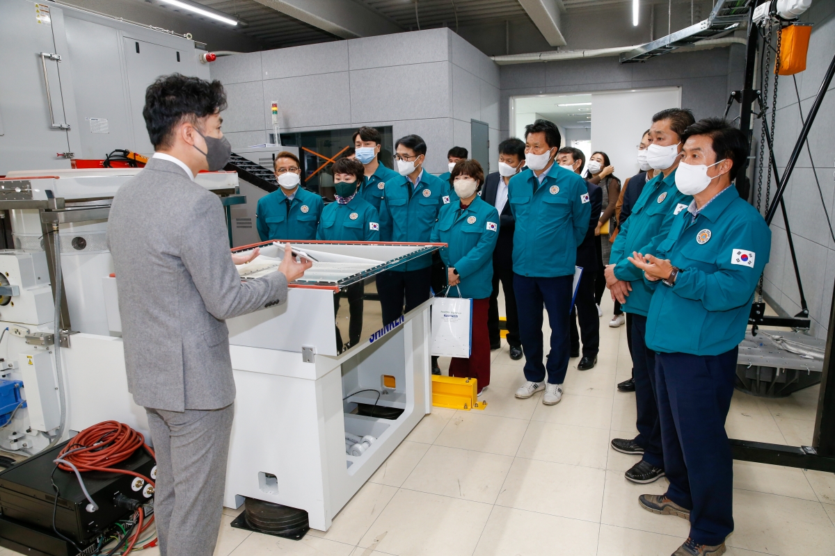 20221020-065[_P7U7591-제262회 임시회시 산업건설위원회 구미전자정보기술원 현장방문활동.JPG