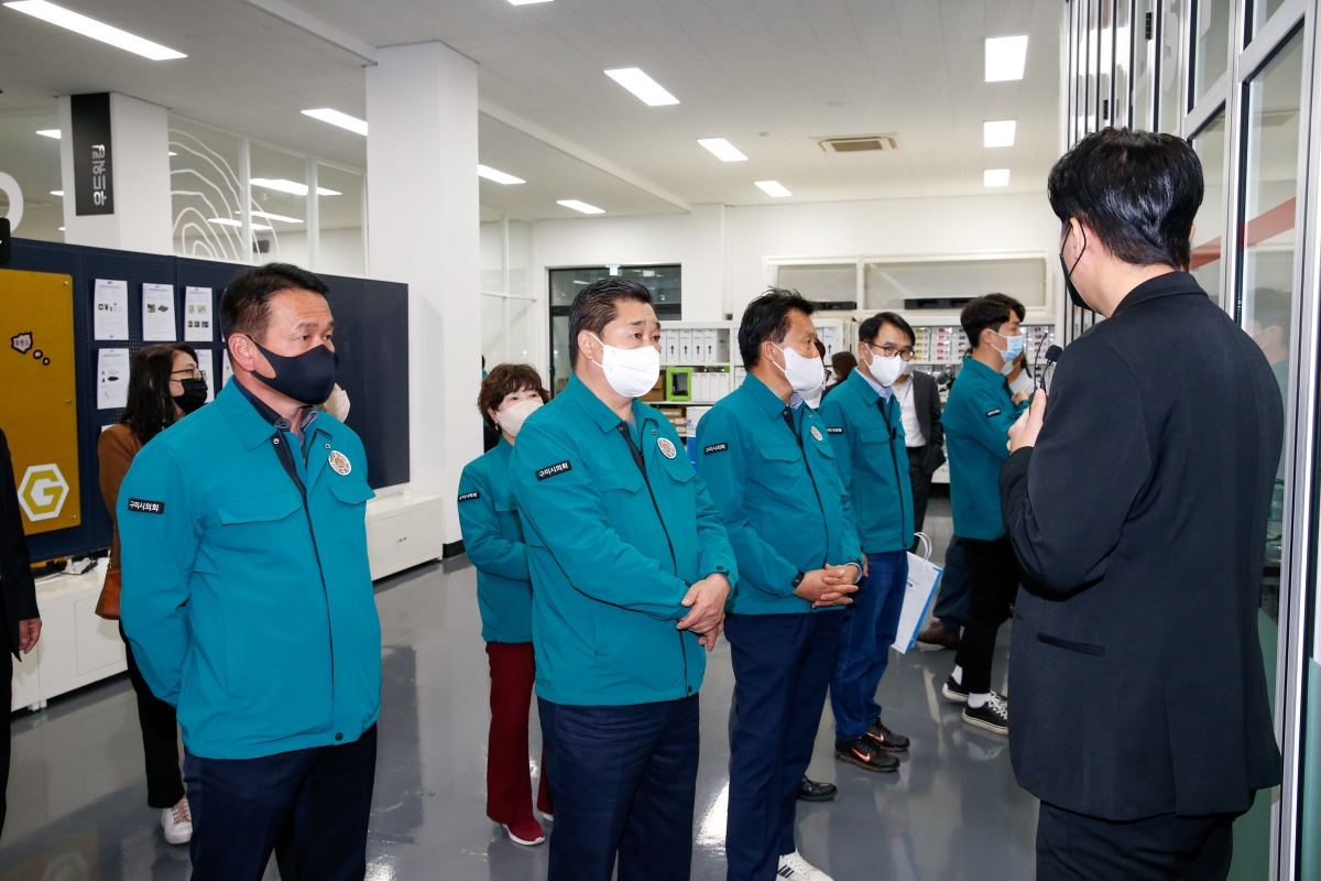 20221020-085[_P7U7653-제262회 임시회시 산업건설위원회 구미전자정보기술원 현장방문활동.JPG