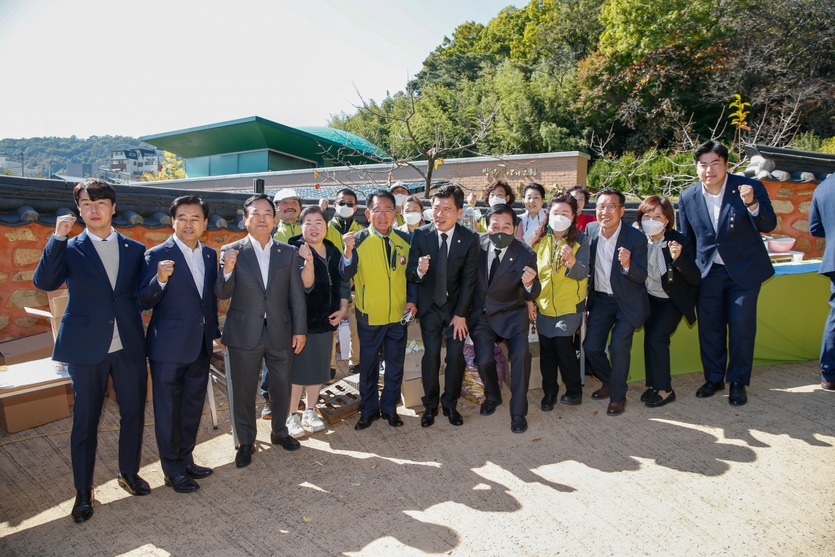 20221026-061[_P7U8747-박정희 대통령 43주기 추모제 및 추도식.JPG