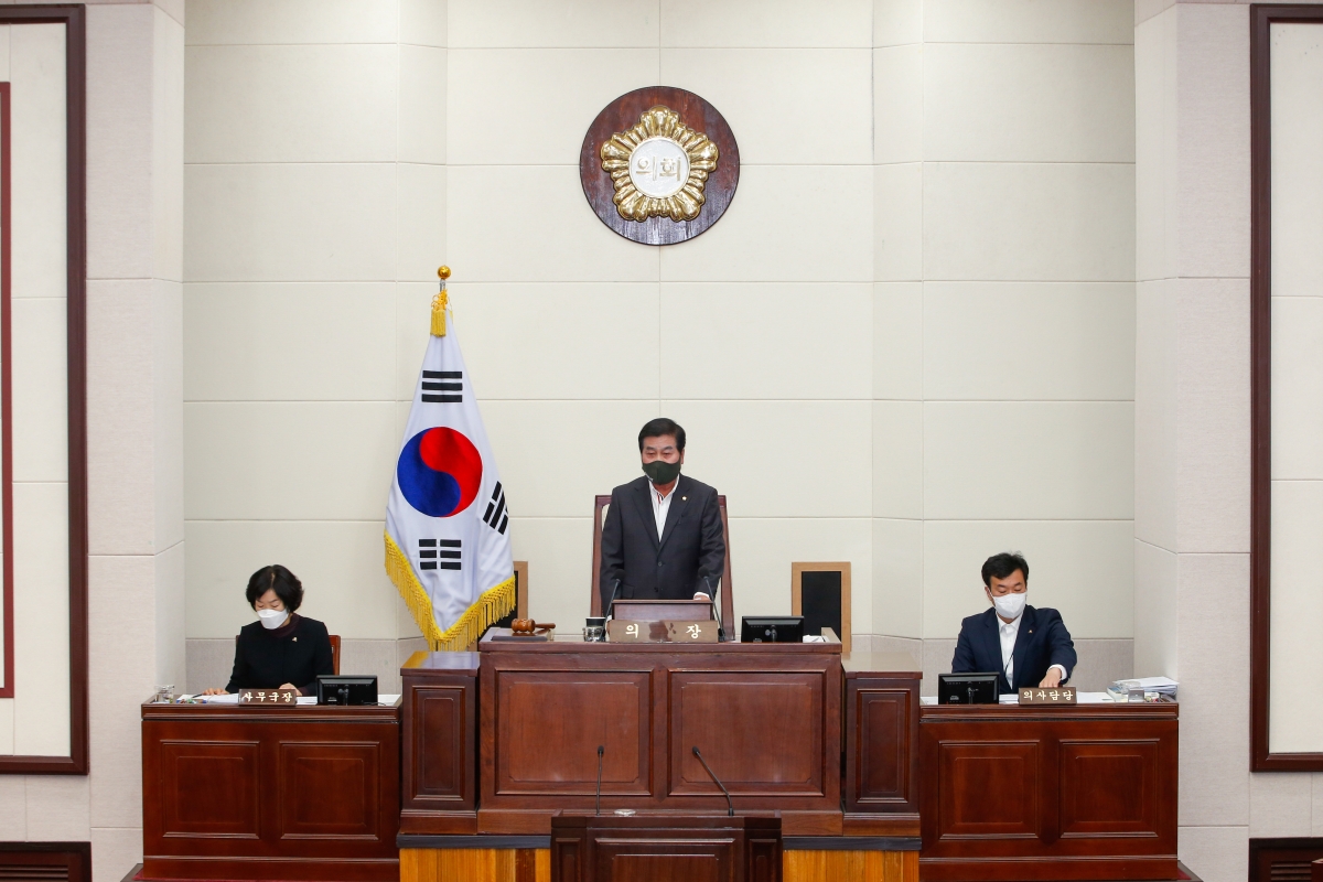 20221027-033[_P7U8921-제262회 임시회 제2차 본회의시 안주찬 의장 회의주재.JPG