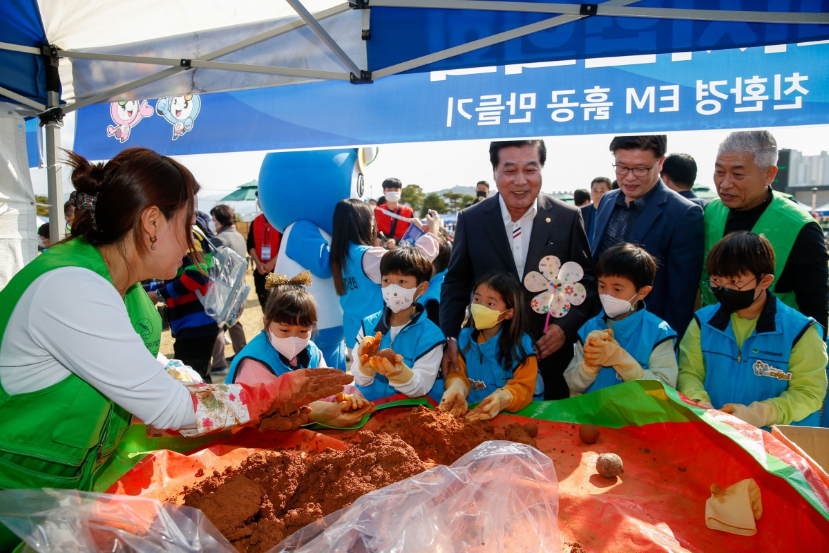 20221029-122[_P7U9396-1-2022 구미시 자봉이 행복박람회.jpg