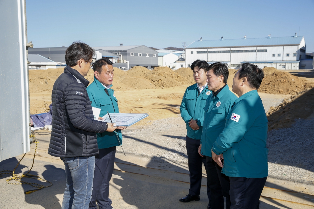 20221105-057[_P7U0213-1-장세구 부의장 일행 공단동 주차장 공사 현장방문.jpg