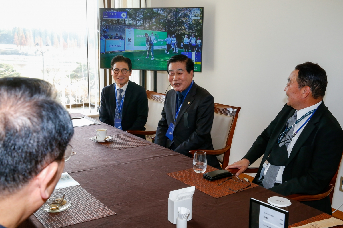 20221106-008[_P7U0362-KPGA 코리안투어 골프존-도레이 오픈 시상식 참석.JPG