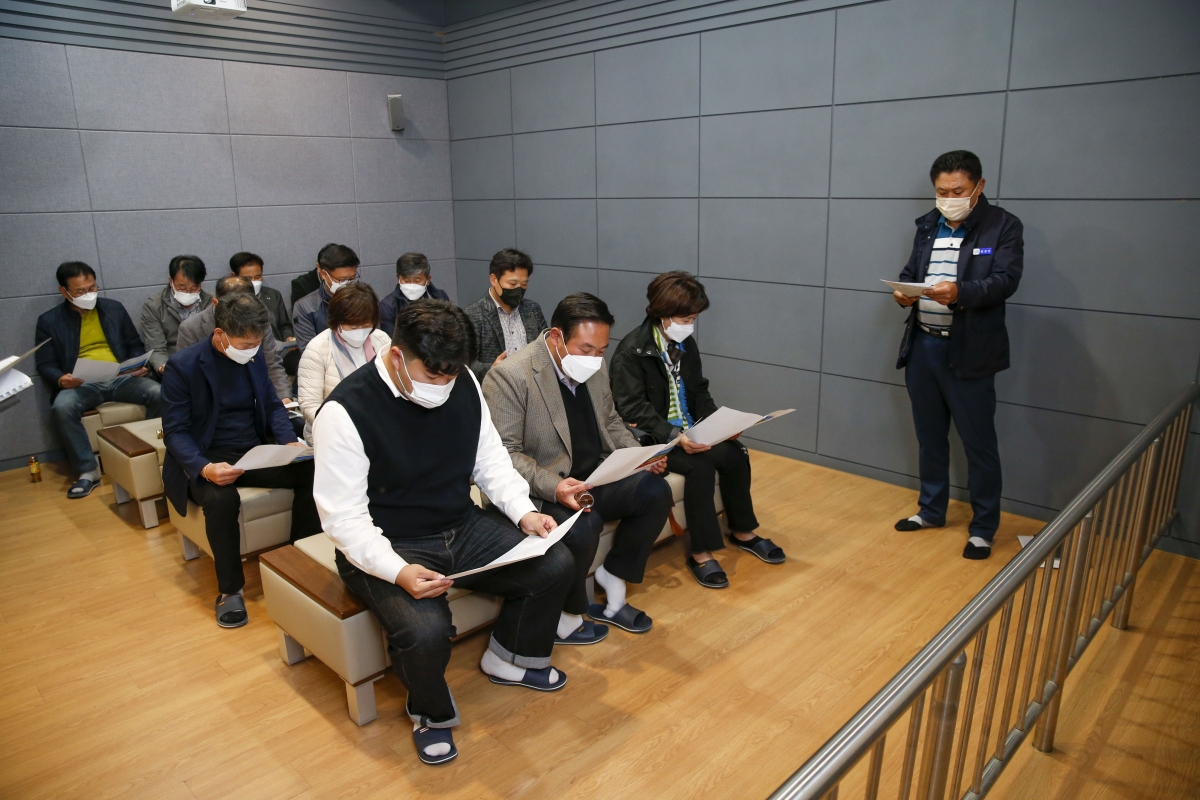 20221108-006[_P7U0497-1-폐회중 기획행정위원회 전남 영광군 백제불교 최초도래지 비교견학.jpg